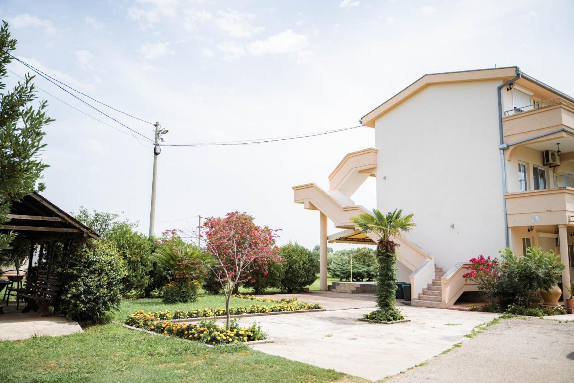 Apartments Rudaj Ulcinj Bagian luar foto